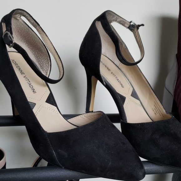 Shoes - Heels - Picture 1 of 1